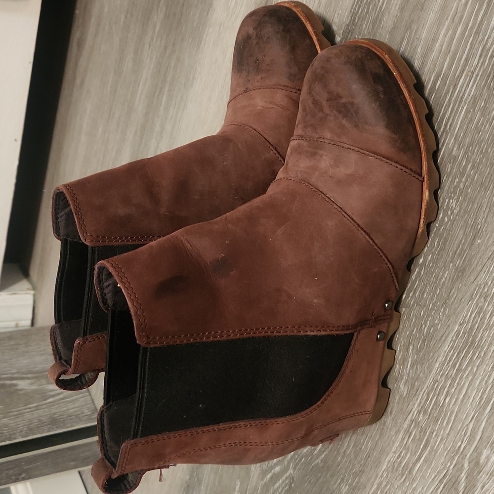 Sorel Lea Wedge Boots Chelsea Redwood Brown Black Leather